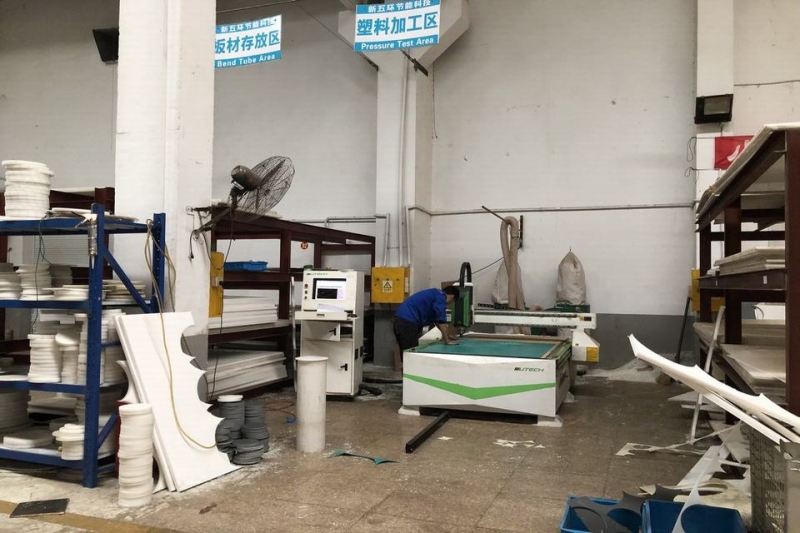 车间塑料加工区