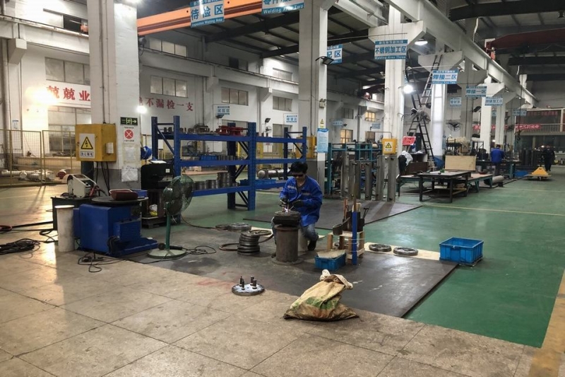 车间零件加工区